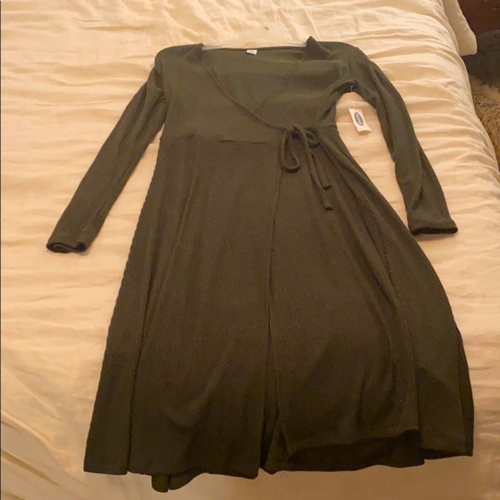 Old Navy Dark Green Wrap Dress. Size M.